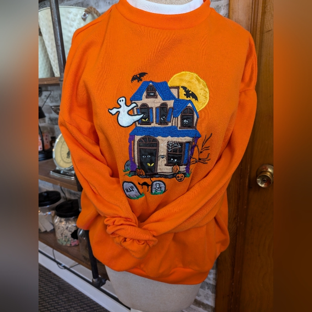 90s vintage Halloween haunted house embroidered sweatshirt